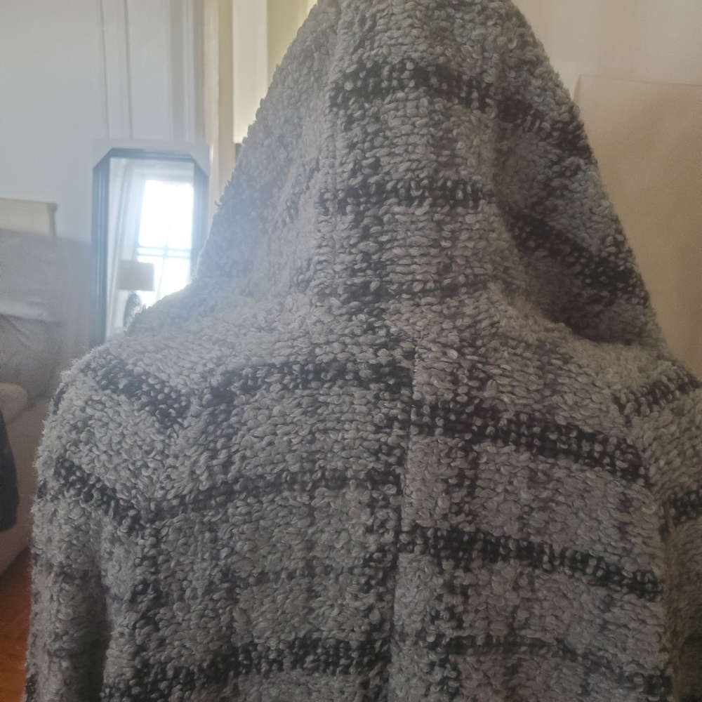 Coat - Picture 2 of 3